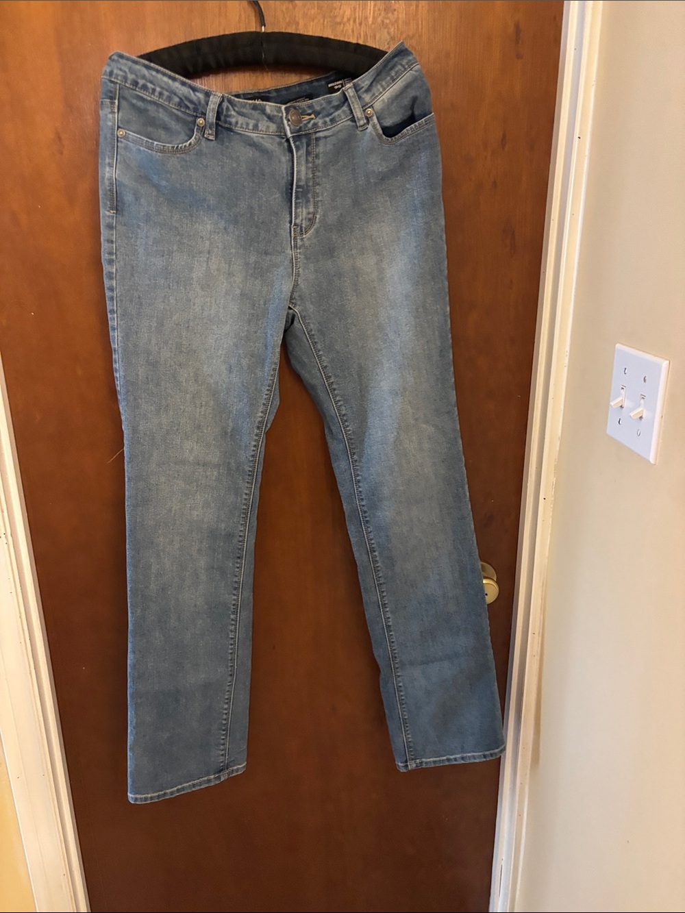 Buffalo David Bitton women’s  Light Wash Straight Jeans